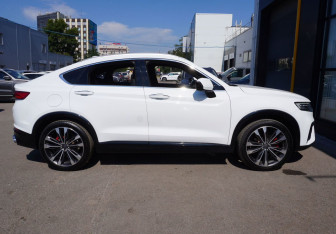 Подержанный автомобиль Geely Tugella 2023 года (4 фото)