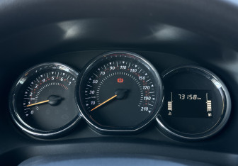 Подержанный автомобиль Renault Sandero 2020 года (17 фото)