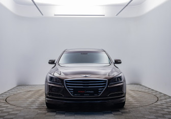 Подержанный автомобиль Hyundai Genesis 2014 года (2 фото)