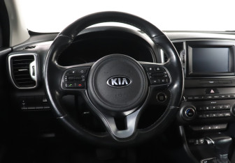 Подержанный автомобиль Kia Sportage 2016 года (18 фото)