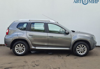 Подержанный автомобиль Nissan Terrano 2014 года (4 фото)