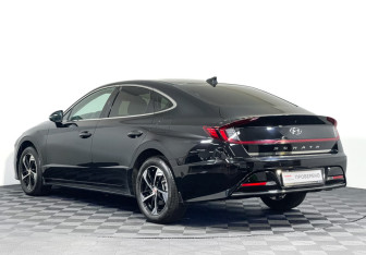 Подержанный автомобиль Hyundai Sonata 2020 года (7 фото)