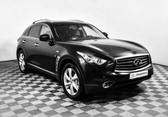 Подержанный автомобиль Infiniti QX70 2013 года (3 фото)