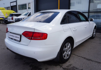 Подержанный автомобиль Audi A4 Sedan 2009 года (5 фото)