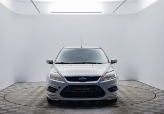 Подержанный автомобиль Ford Focus Hatchback 2010 года (2 фото)