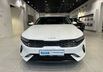 Подержанный автомобиль Kia K5 2021 года (2 фото)