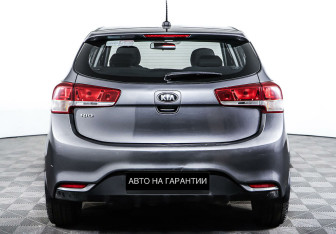 Подержанный автомобиль Kia Rio Hatchback 2017 года (6 фото)