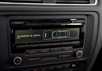 Подержанный автомобиль Volkswagen Jetta Sedan 2013 года (26 фото)