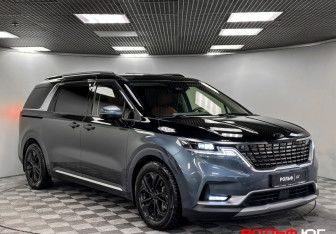 Подержанный автомобиль Kia Carnival 2021 года (24 фото)