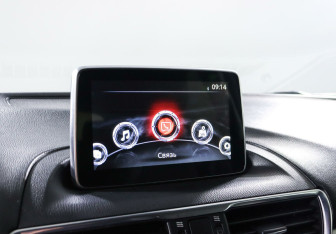 Подержанный автомобиль Mazda 3 Hatchback 2013 года (10 фото)