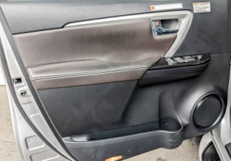 Подержанный автомобиль Toyota Fortuner 2020 года (20 фото)