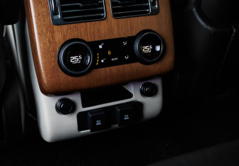 Подержанный автомобиль Land Rover Range Rover 2018 года (15 фото)