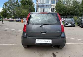 Подержанный автомобиль Mitsubishi Colt Hatchback 2007 года (6 фото)