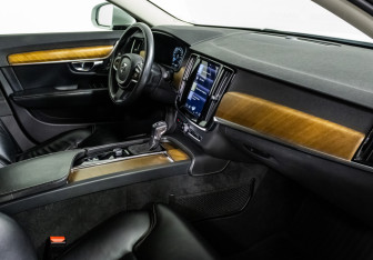 Подержанный автомобиль Volvo S90 2017 года (9 фото)