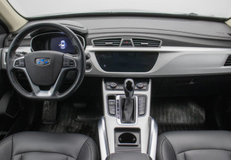 Подержанный автомобиль Geely Atlas 2018 года (13 фото)