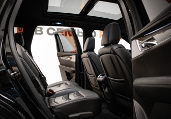 Подержанный автомобиль Cadillac XT6 2020 года (31 фото)