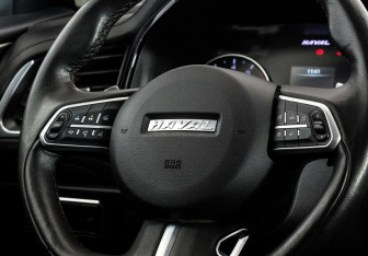 Подержанный автомобиль Haval F7 2019 года (8 фото)