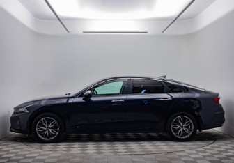 Подержанный автомобиль Kia K5 2021 года (2 фото)