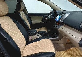 Подержанный автомобиль Toyota RAV4 2007 года (24 фото)