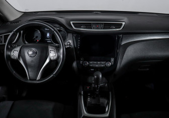 Подержанный автомобиль Nissan X-Trail 2016 года (12 фото)