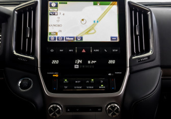 Подержанный автомобиль Toyota Land Cruiser Suv 2018 года (15 фото)