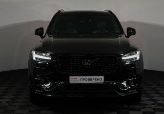 Подержанный автомобиль Volvo XC90 2019 года (25 фото)