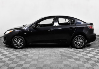 Подержанный автомобиль Mazda 3 Sedan 2012 года (8 фото)
