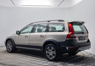 Подержанный автомобиль Volvo XC70 2013 года (3 фото)