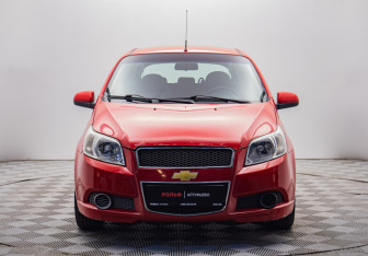 Подержанный автомобиль Chevrolet Aveo Sedan 2010 года (8 фото)