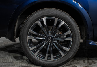 Подержанный автомобиль Infiniti QX80 2018 года (26 фото)