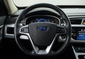 Подержанный автомобиль Geely Atlas 2018 года (12 фото)