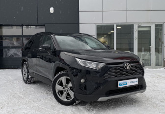 Подержанный автомобиль Toyota RAV4 2019 года (3 фото)