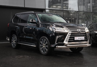 Подержанный автомобиль Lexus LX 2018 года (3 фото)
