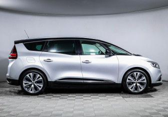 Подержанный автомобиль Renault Scenic 2018 года (4 фото)