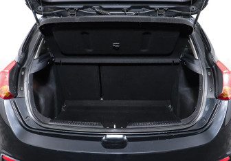 Подержанный автомобиль Kia Ceed Hatchback 2013 года (18 фото)