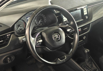 Подержанный автомобиль Skoda Rapid Liftback 2021 года (14 фото)