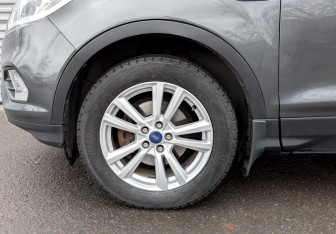 Подержанный автомобиль Ford Kuga 2018 года (18 фото)