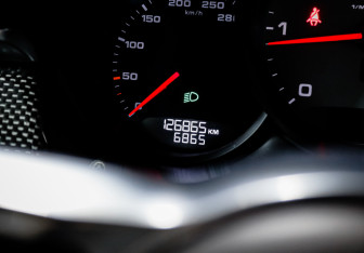 Подержанный автомобиль Porsche Macan 2017 года (11 фото)