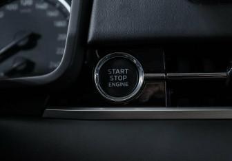 Подержанный автомобиль Mitsubishi Outlander 2022 года (14 фото)