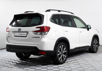 Подержанный автомобиль Subaru Forester Suv 2020 года (5 фото)