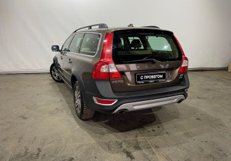 Подержанный автомобиль Volvo XC70 2012 года (6 фото)