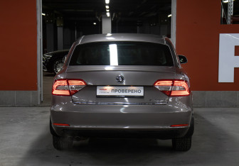 Подержанный автомобиль Skoda Superb Liftback 2014 года (6 фото)
