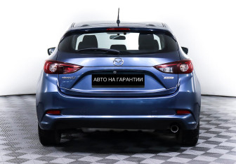 Подержанный автомобиль Mazda 3 Hatchback 2018 года (6 фото)