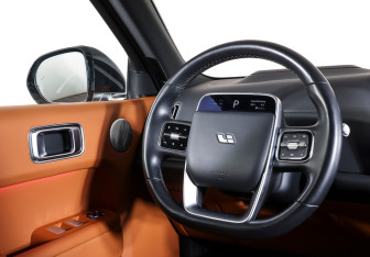 Подержанный автомобиль LiXiang L9 2023 года (17 фото)