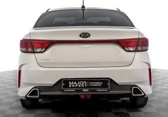 Подержанный автомобиль Kia Rio Sedan 2021 года (6 фото)