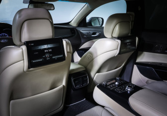 Подержанный автомобиль Kia Quoris 2013 года (12 фото)