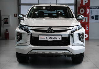 Подержанный автомобиль Mitsubishi L200 2023 года (2 фото)