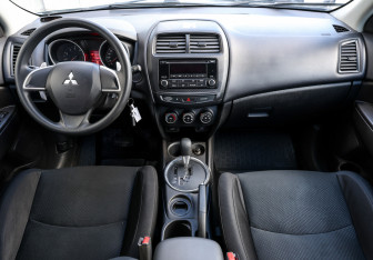 Подержанный автомобиль Mitsubishi ASX 2014 года (13 фото)