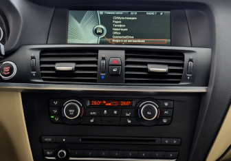 Подержанный автомобиль BMW X3 2013 года (15 фото)