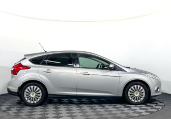 Подержанный автомобиль Ford Focus Hatchback 2012 года (4 фото)
